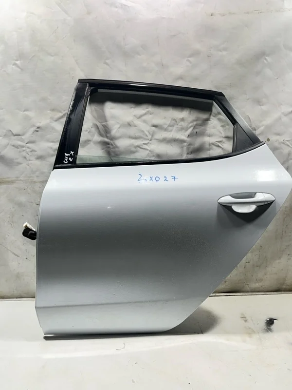 Дверь боковая задняя левая Kia Ceed 2 2012-2018