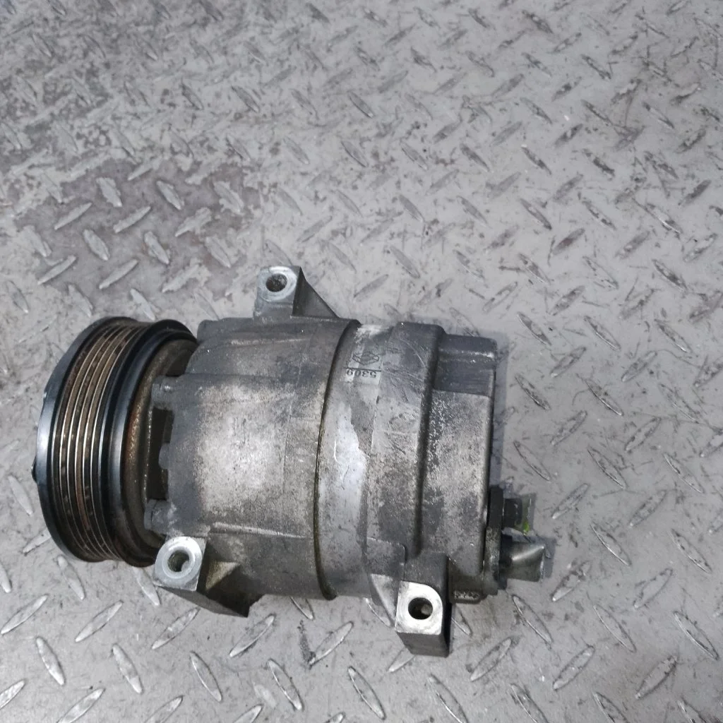 Компрессор кондиционера Renault Laguna 7700105765 2 F4R