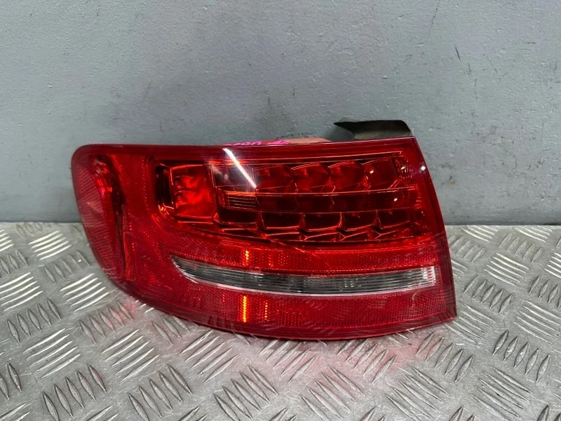Фонарь Audi A4 B8
