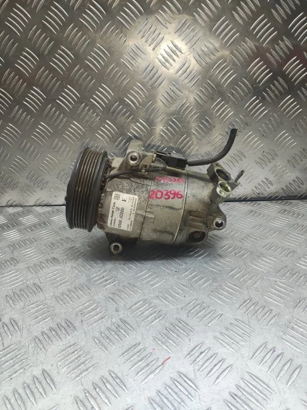 Компрессор кондиционера Nissan Qashqai X-Trail 2006-2013 92600JD200 J10 T31 MR20DE