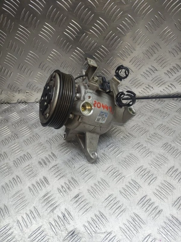 Компрессор кондиционера Subaru Forester 73111FJ000 FB20