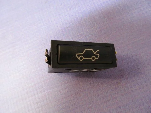 кнопка открывания багажника BMW X5 E53