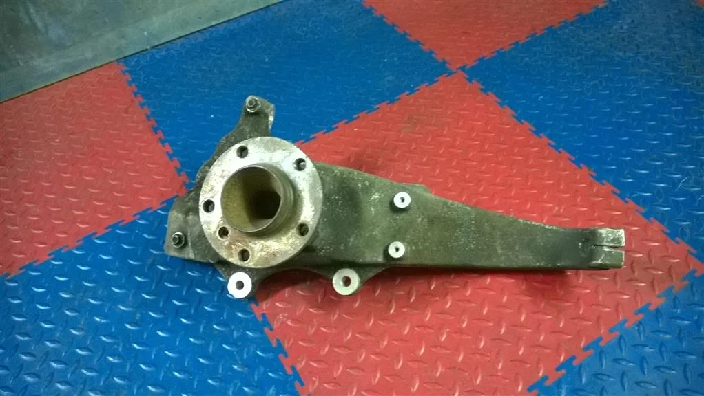 кулак поворотный BMW 5-серия F10/F11