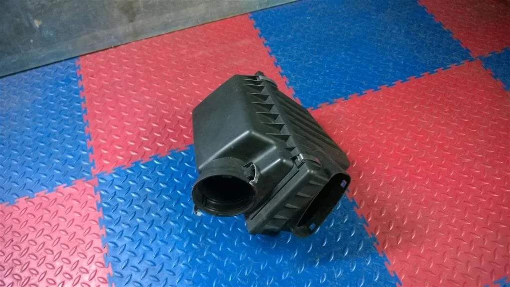 корпус воздушного фильтра BMW X5 E53