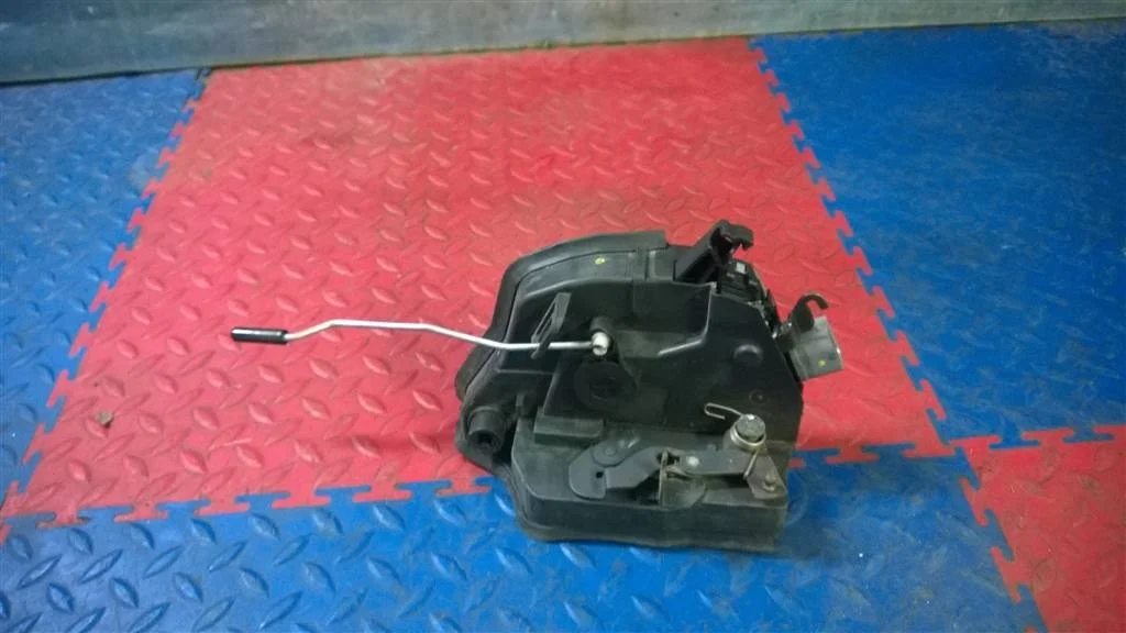 замок двери BMW X5 E53