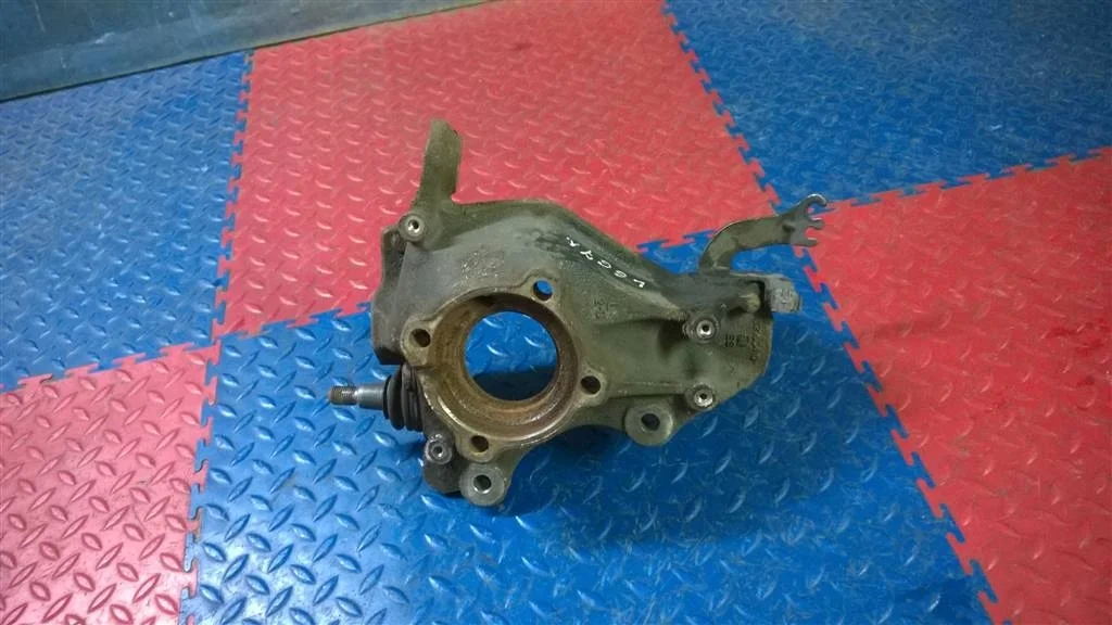 кулак поворотный BMW X1 E84