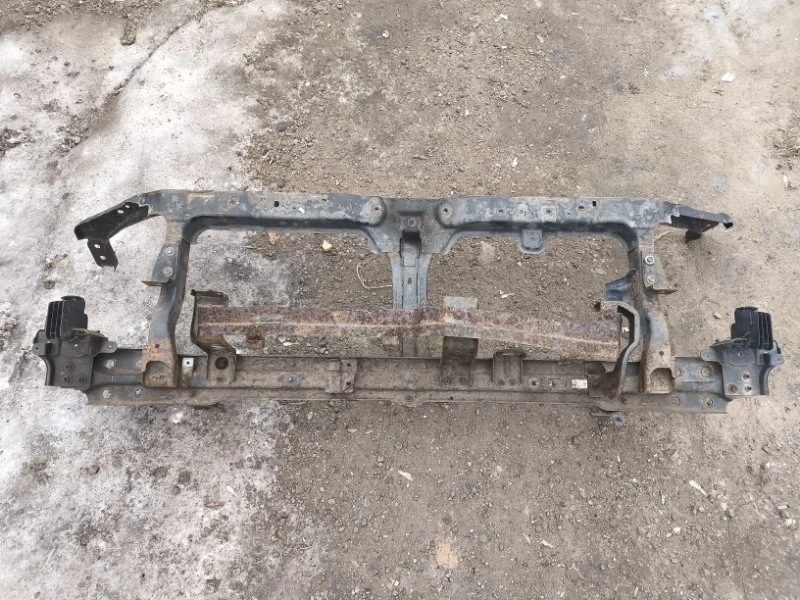 Передняя панель крепления облицовки (телевизор) Nissan Navara (D40) 2004-2015 2010