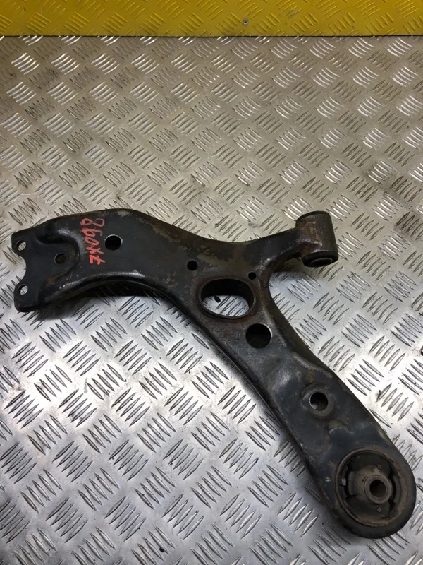 Рычаг передний нижний левый Toyota Rav 4 (Ca40) (2012-2019) 2013 4806942060 2.2 D 2ADFTV