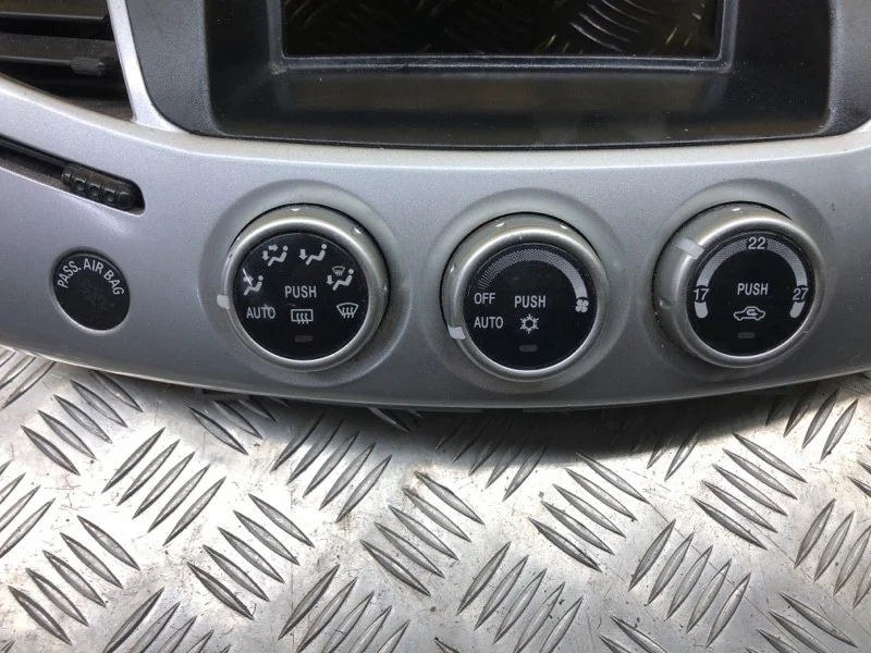 Блок управления печки/климат-контроля Mitsubishi L200 (2006-2015) 2009 Пикап