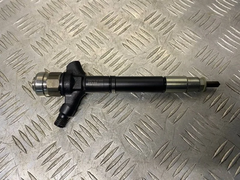 Форсунка Toyota Land Cruiser 200 (2008-2021) 2010