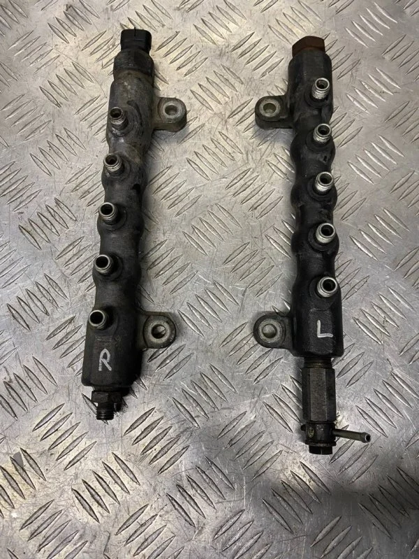 Топливная рампа Toyota Land Cruiser 200 (2008-2021) 2010
