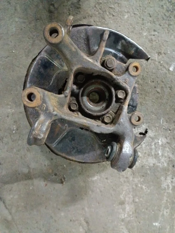 Кулак задний правый Toyota Rav 4 (CA40) (2012-2019) 2013