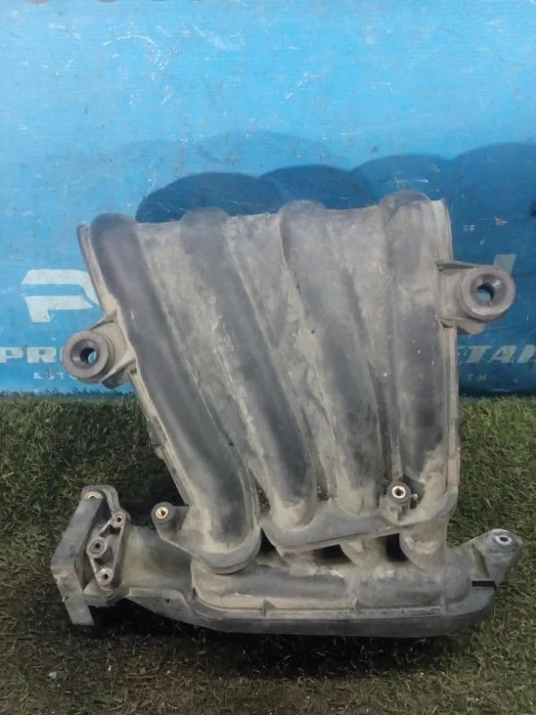 Коллектор впускной Nissan Tiida C11 HR16DE