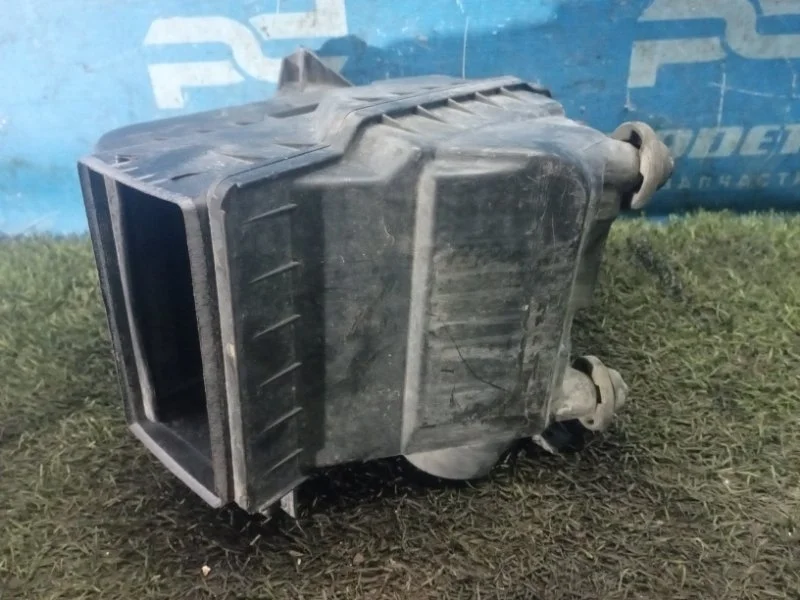 Корпус воздушного фильтра Nissan Tiida C11 HR16DE