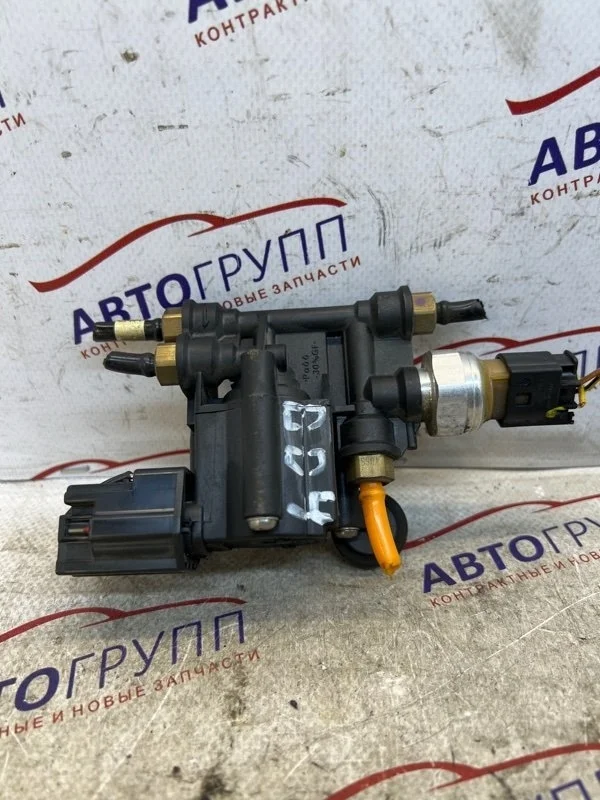 Клапан пневмоподвески LR RR Sport 1 2012 L320 Рест