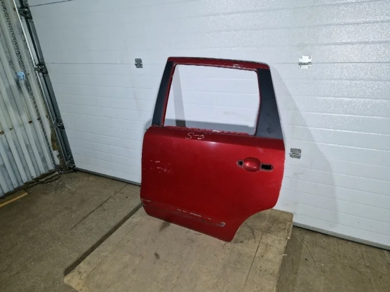 Дверь Nissan Note E11 2008