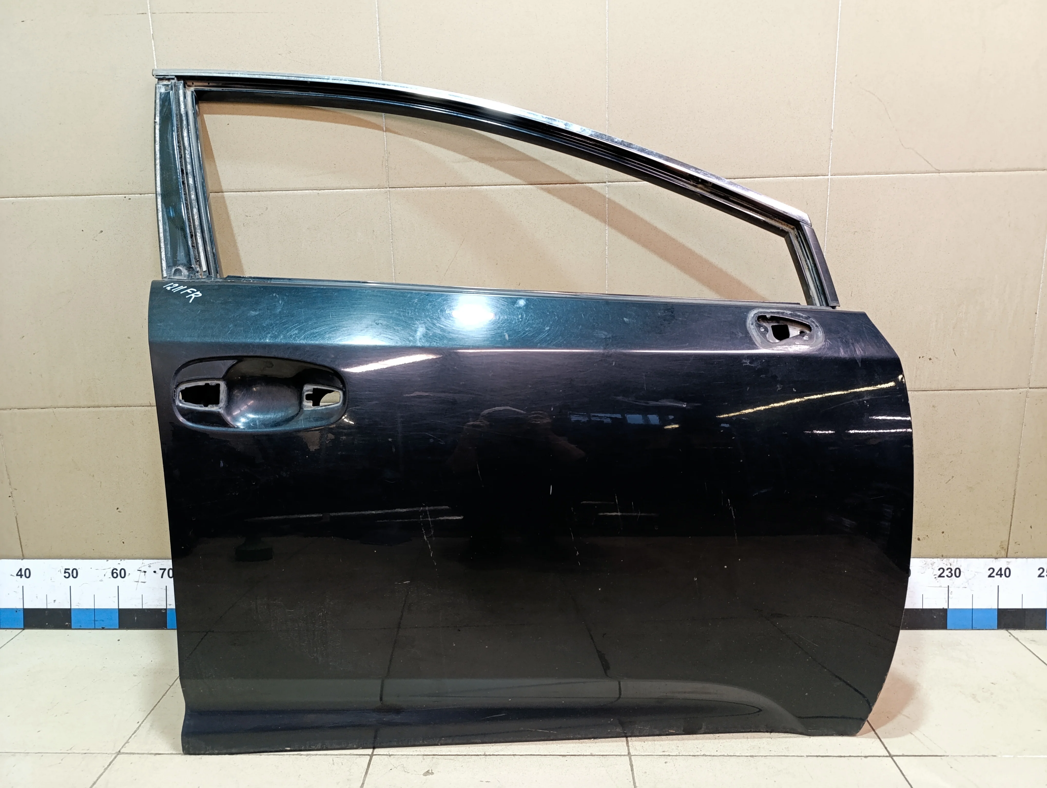 Дверь передняя правая Avensis III 2009>