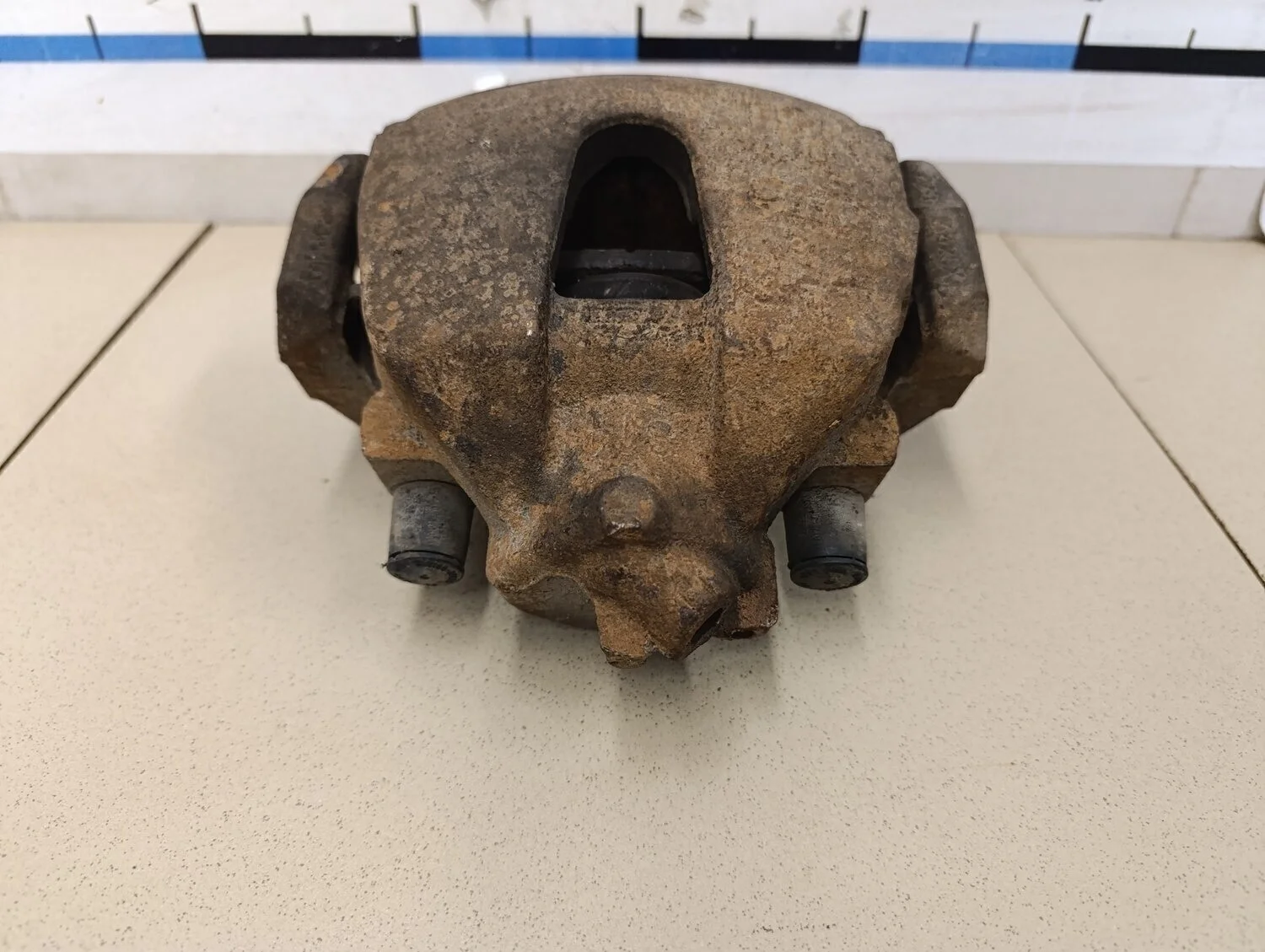 Суппорт передний правый Focus II 2005-2008