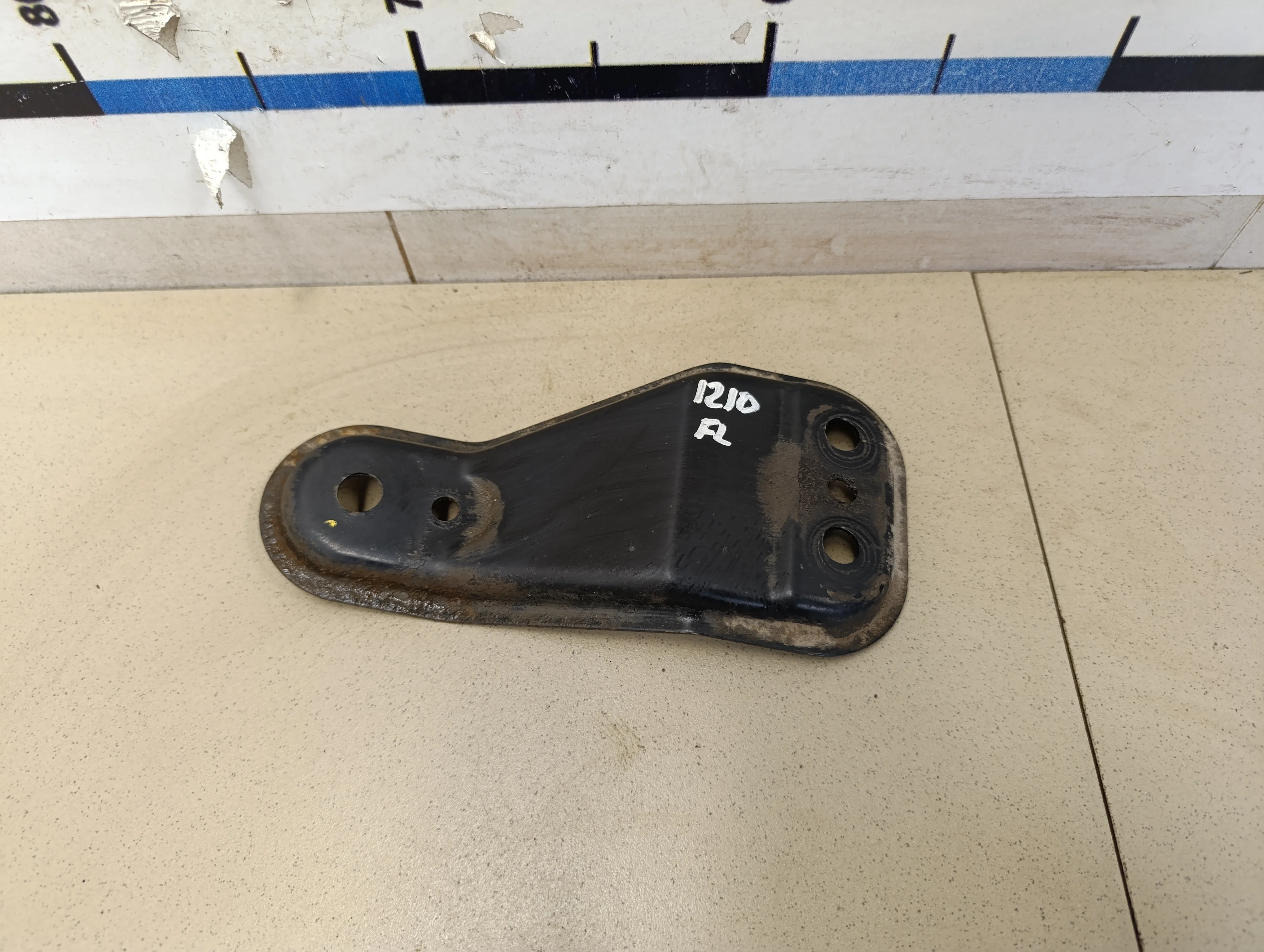 Кронштейн переднего рычага Fabia 2007-2015