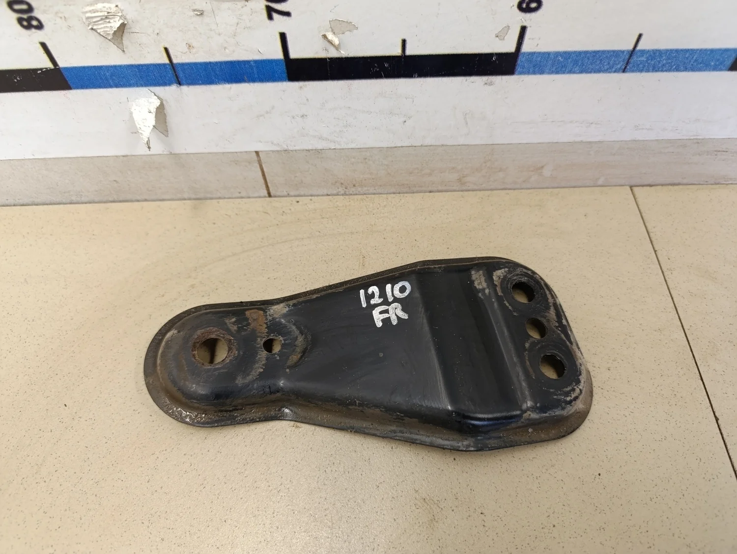 Кронштейн переднего рычага Fabia 2007-2015