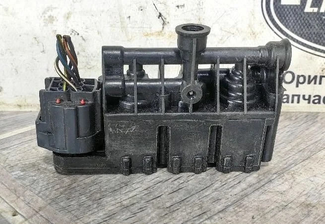 Блок клапанов передний Land Rover Sport L320