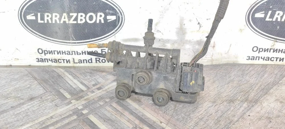 Блок клапанов передний Land Rover Sport L320