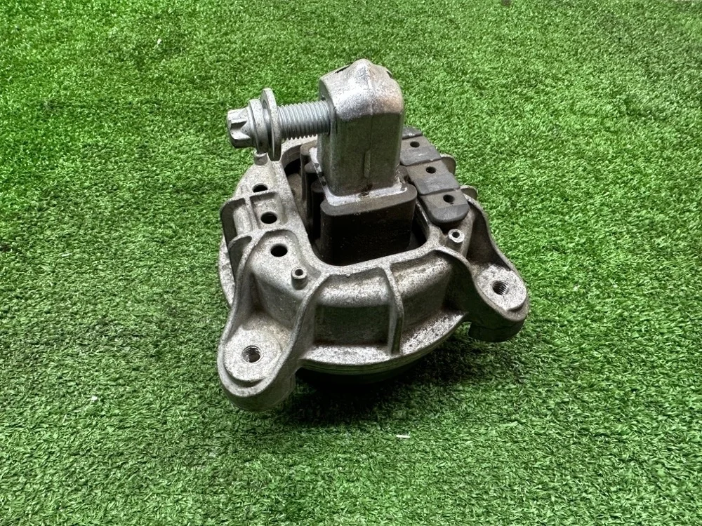 Подушка двигателя BMW 520d F10