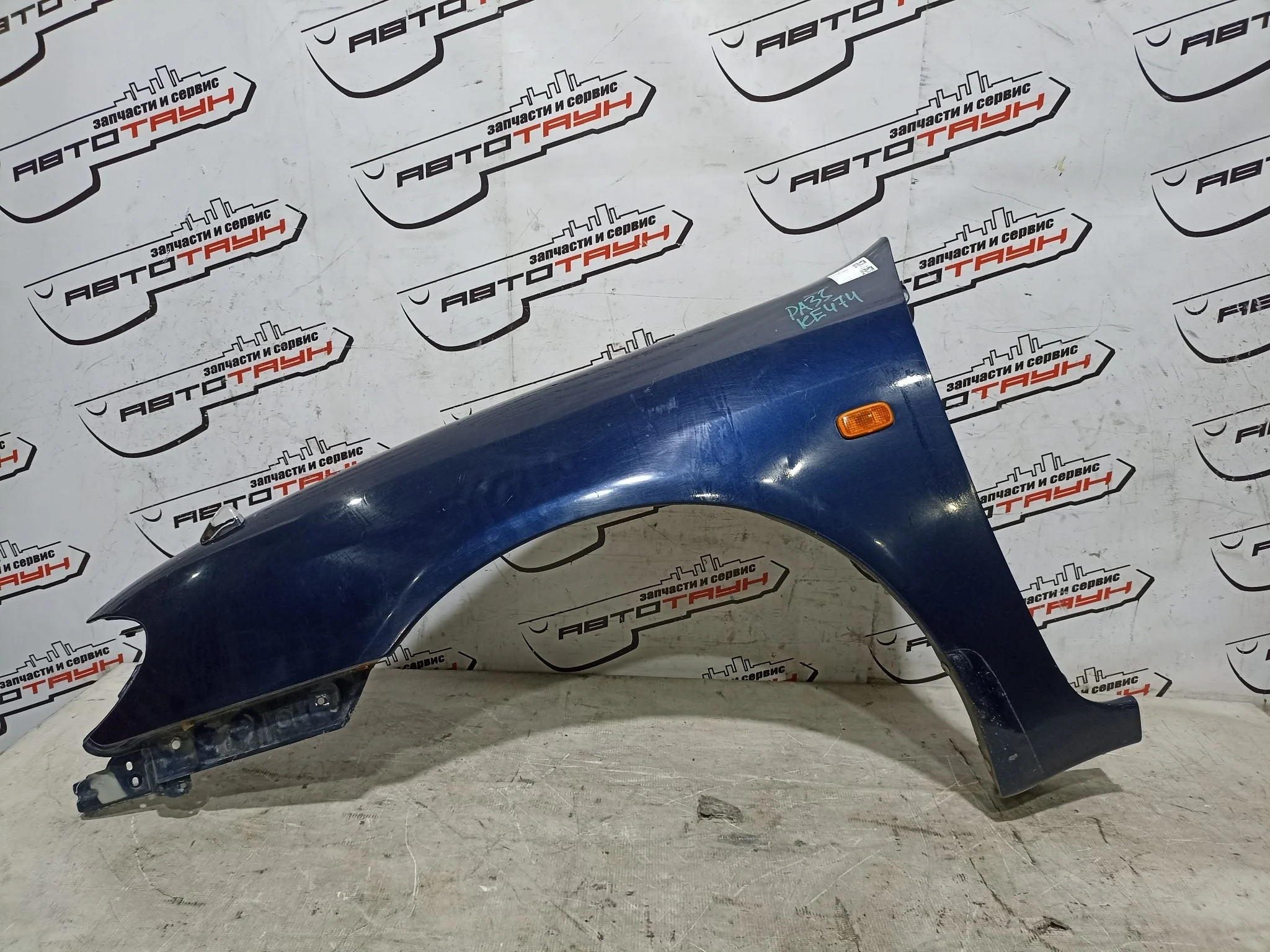 КРЫЛО NISSAN CEFIRO MAXIMA A33 PA33 631012Y030 ПЕРЕДНЕЕ ЛЕВОЕ синий, BW9 KE474
