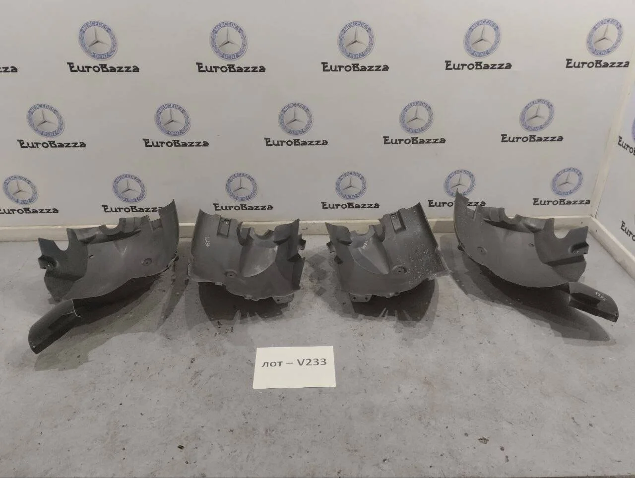 Подкрылки передние Mercedes W906