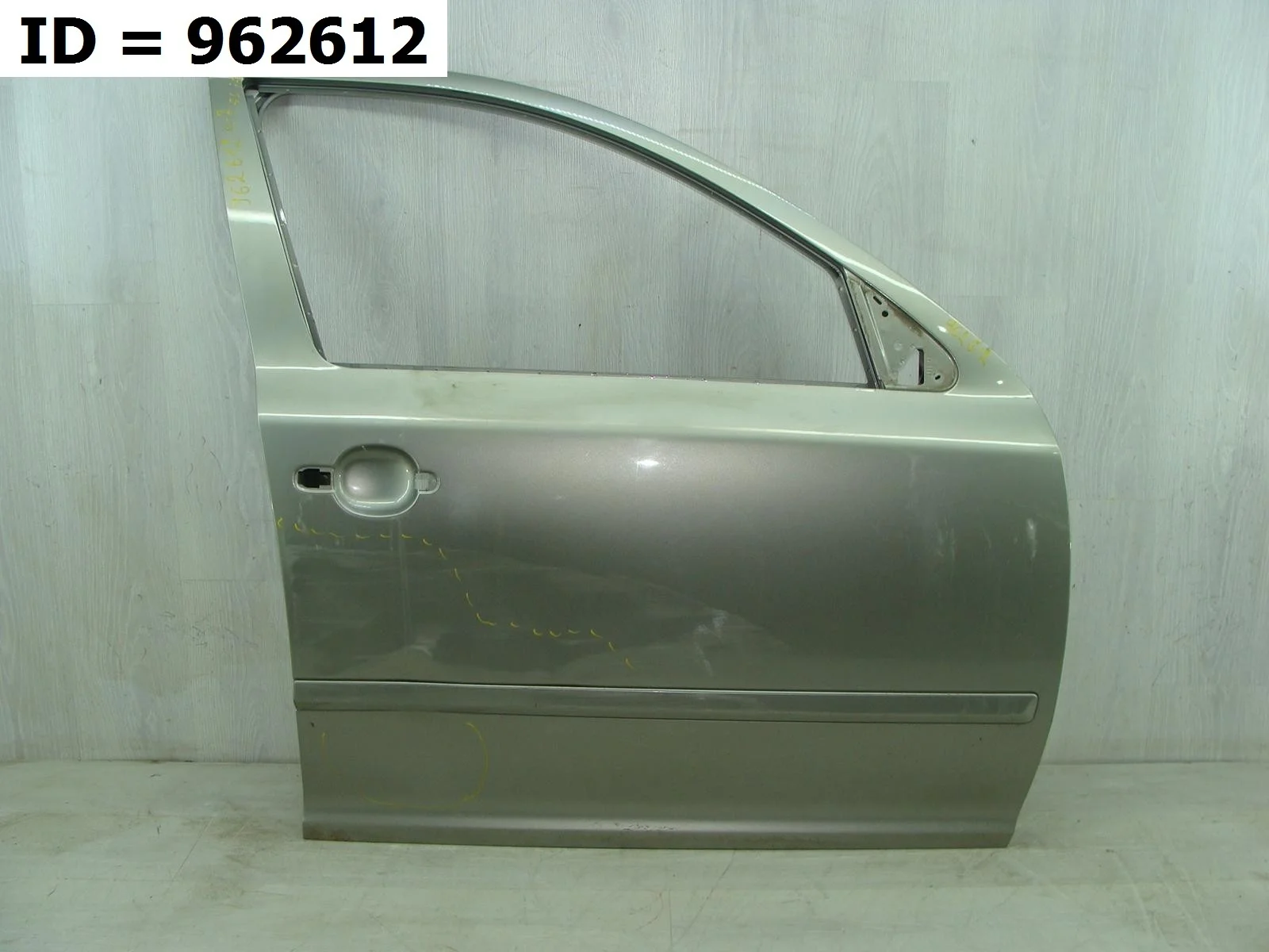 Дверь передняя правая Skoda Octavia