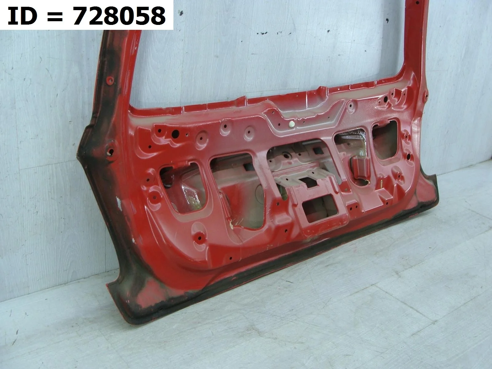 Дверь багажника Suzuki SX4