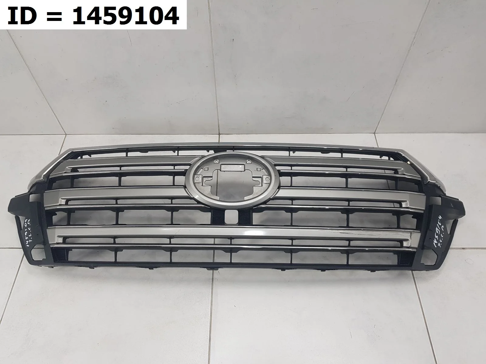 Решетка радиатора Toyota Land Cruiser