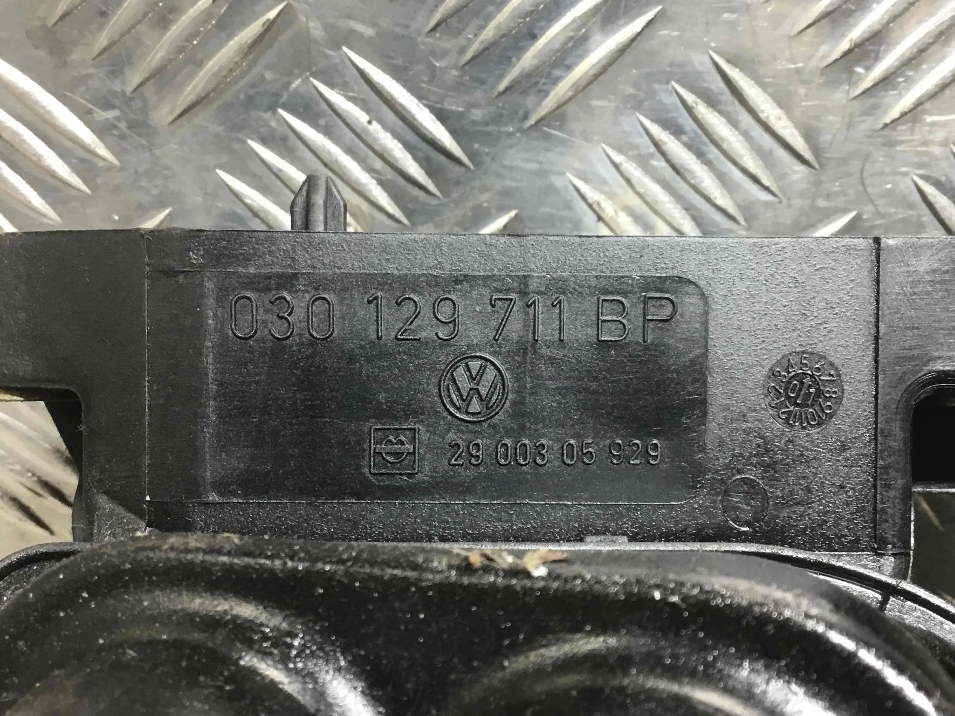 Коллектор впускной Volkswagen Polo 3 поколение (1994-2001) бензин 1.4 i Механика Х/б