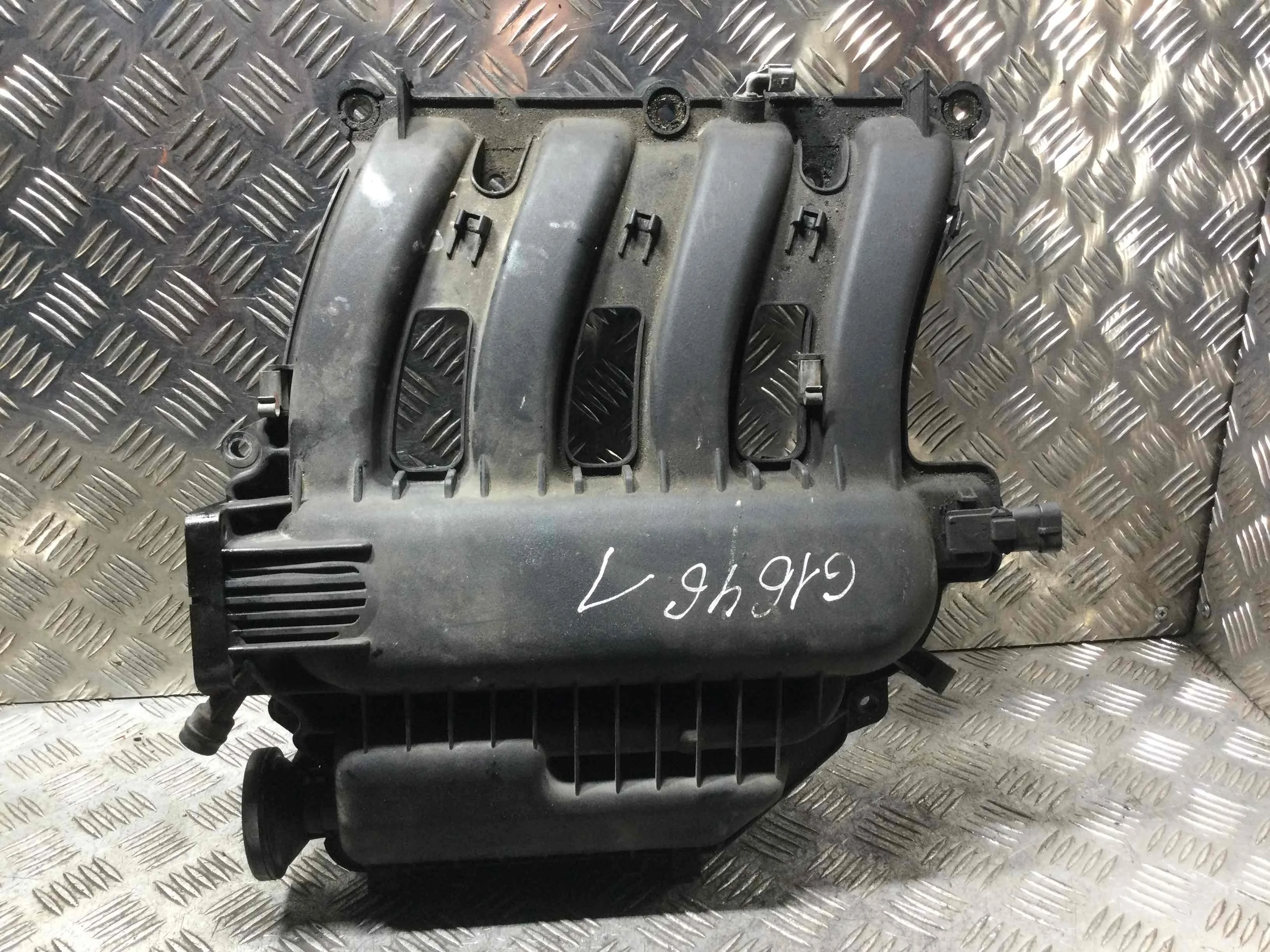 Коллектор впускной Renault Megane Megane II (KM,LM) 2003 - 2009 бензин 2.0 i Механика Х/б