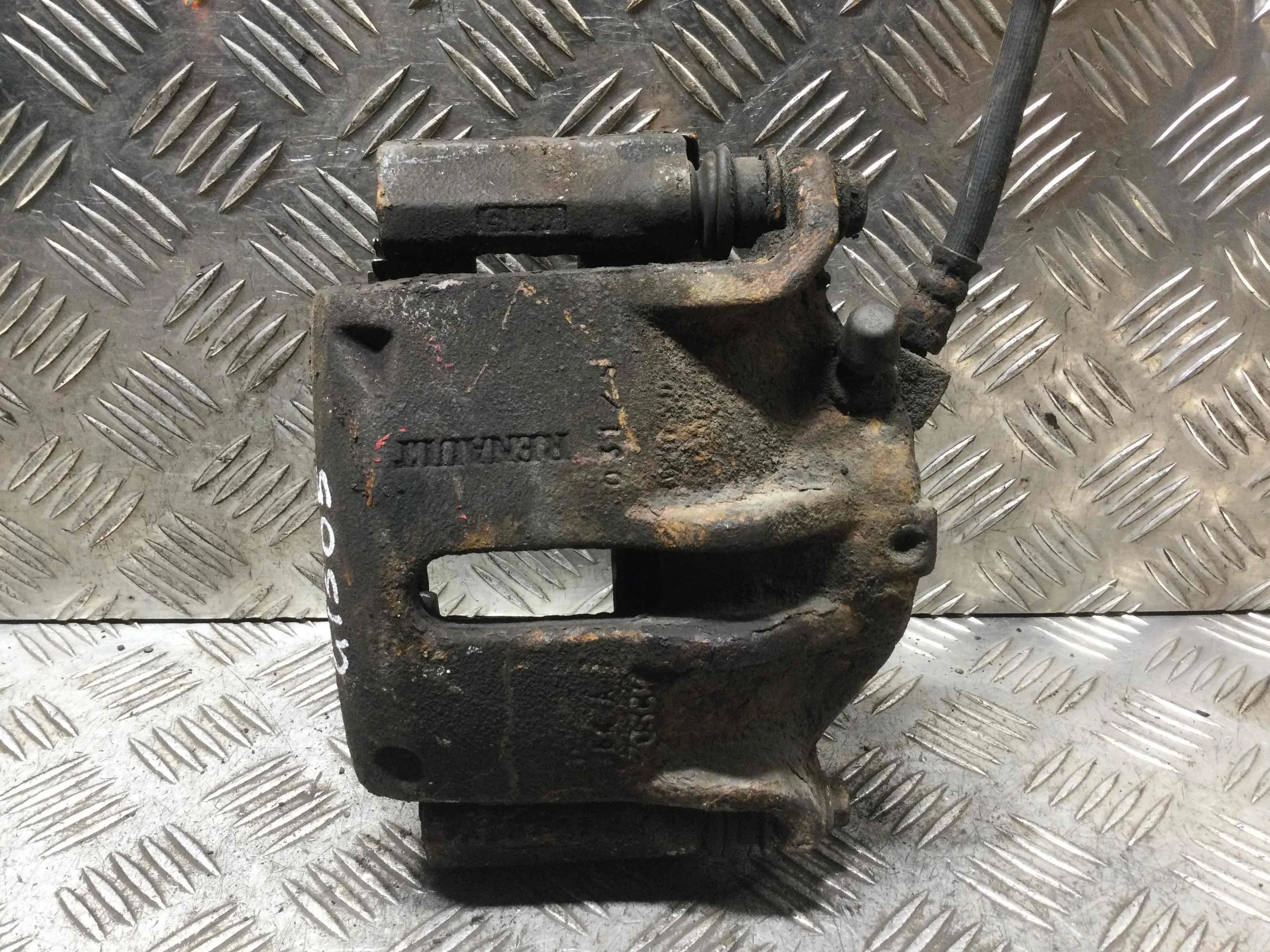 Суппорт передний правый Renault Scenic 2 поколение (2003-2006) бензин 2.0 i Механика Минивэн