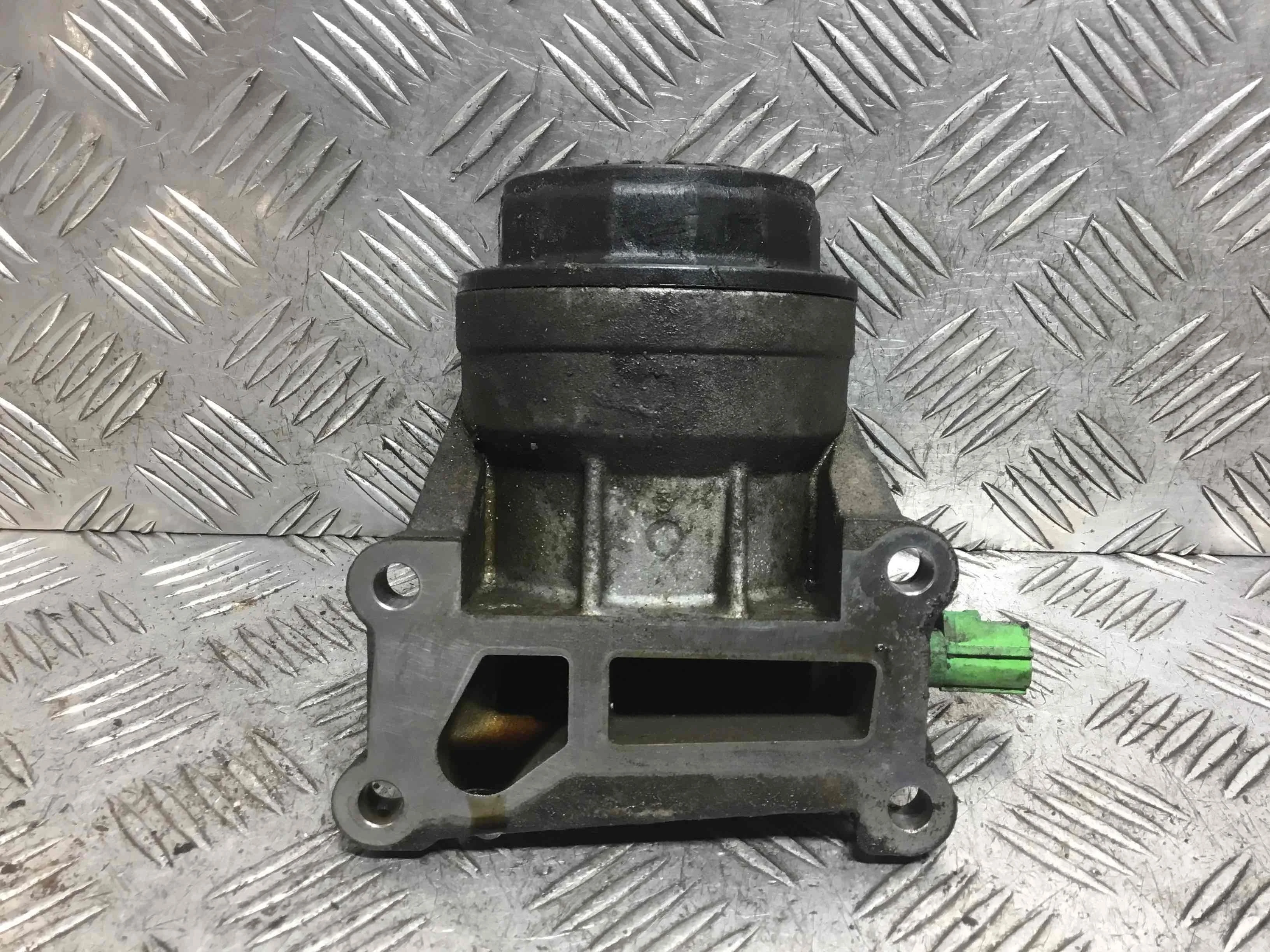 Корпус масляного фильтра Ford Mondeo Mondeo III 2000 - 2007 бензин 1.8 i Механика Х/б