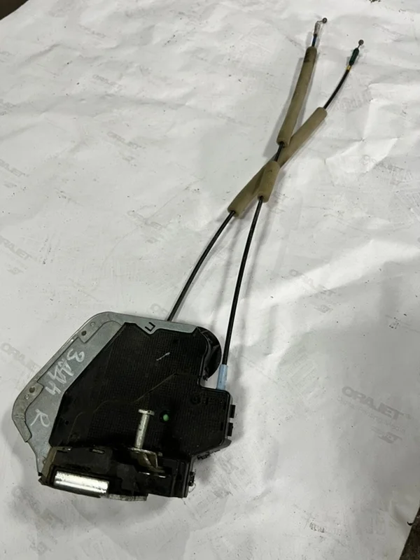 Замок двери Toyota Land Cruiser 200 2016 J200