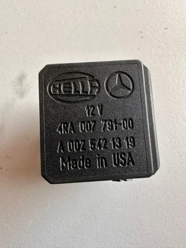 Реле Mercedes-Benz -Class 2008 W221