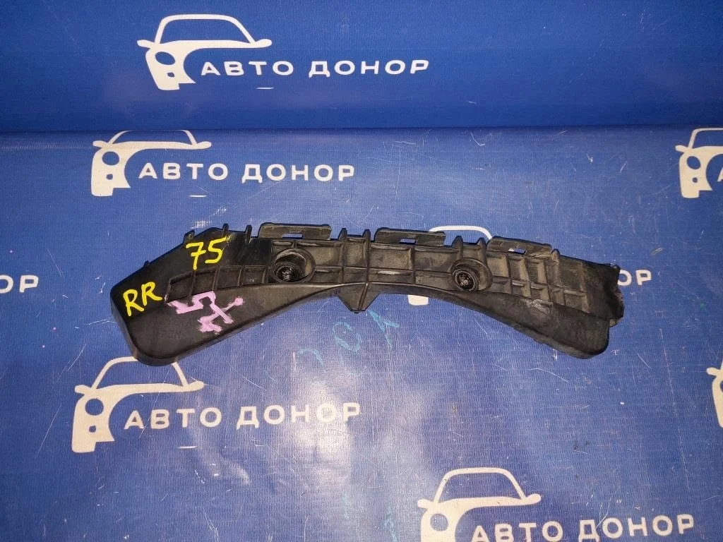 крепление бампера TOYOTA AURIS NZE151 1NZFE