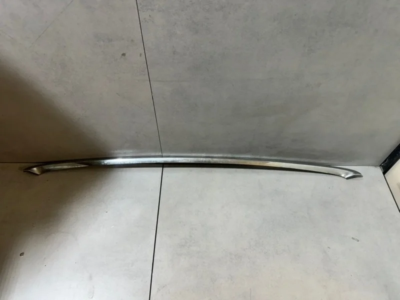 Молдинг капота Volvo XC60