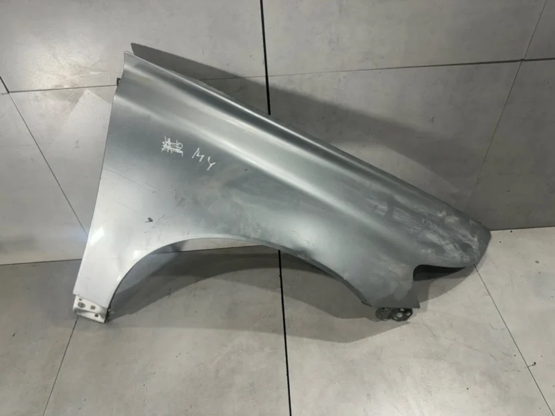 Крыло переднее правое Volvo S40