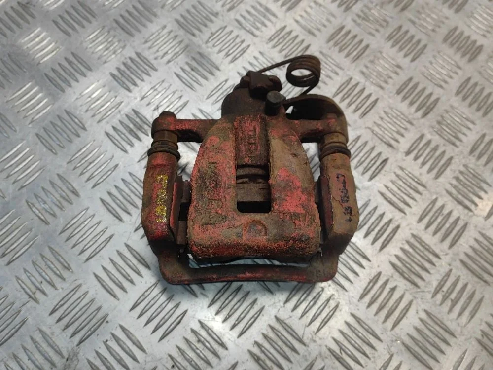 Суппорт тормозной задний правый Hyundai Solaris 1