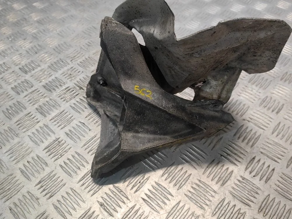 Кронштейн двигателя Audi A4 B7