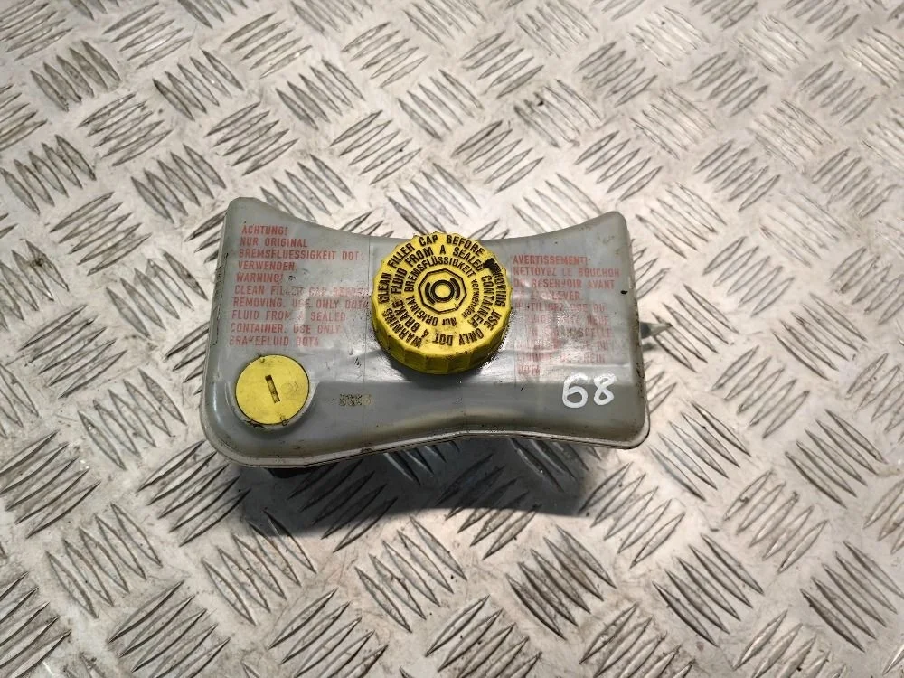 Бачок главного тормозного цилиндра Audi A6 C6