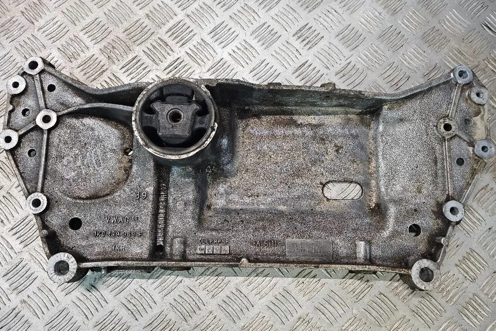 Подрамник Volkswagen Golf V Plus