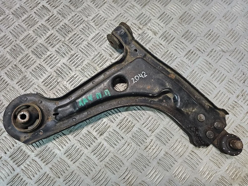 Рычаг передний правый  Chevrolet Lacetti I