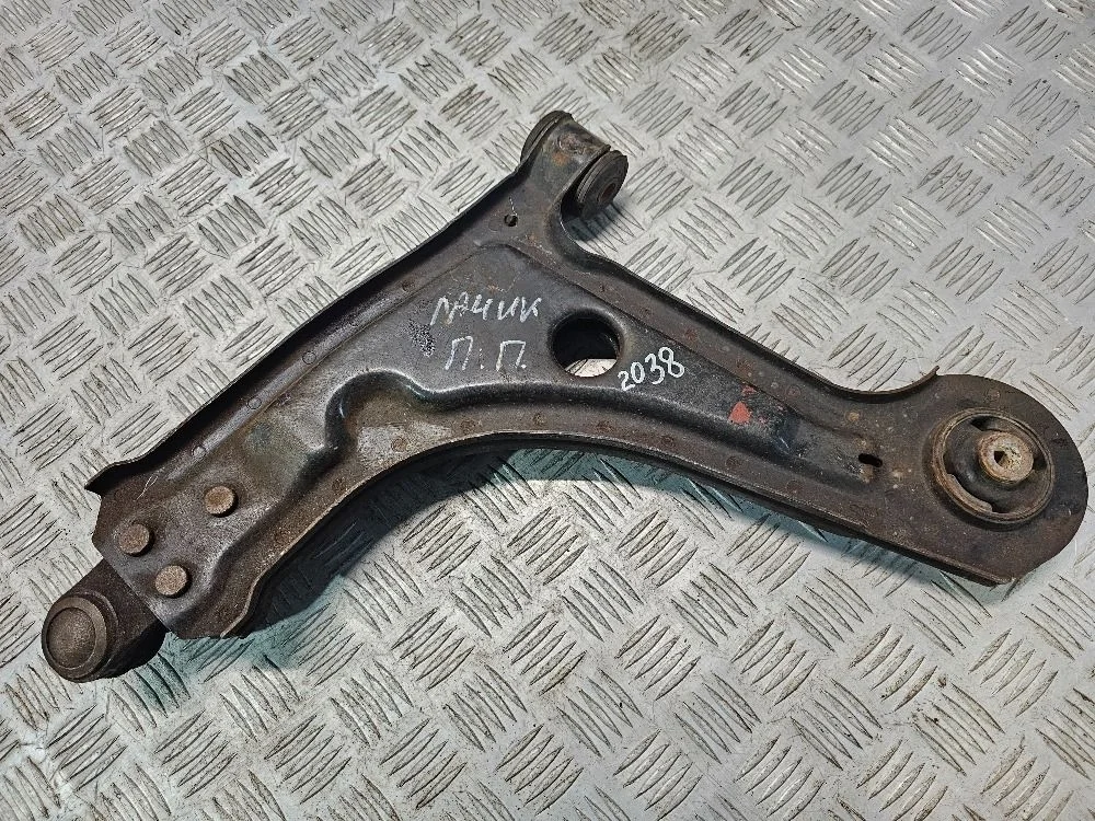 Рычаг передний правый Daewoo Gentra