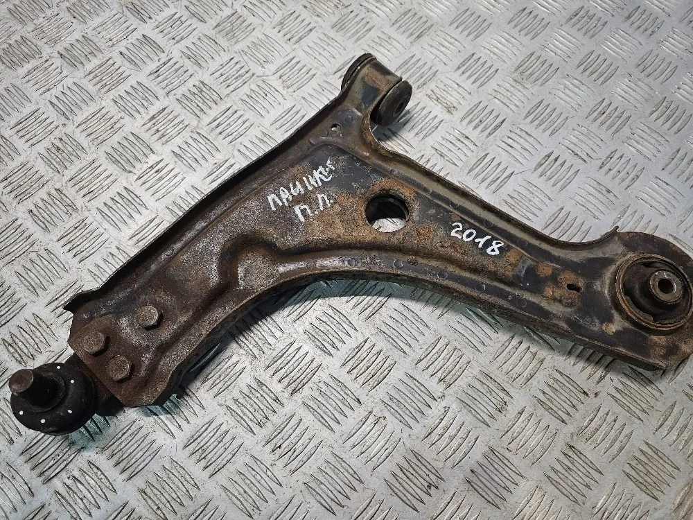 Рычаг передний левый Chevrolet Lacetti