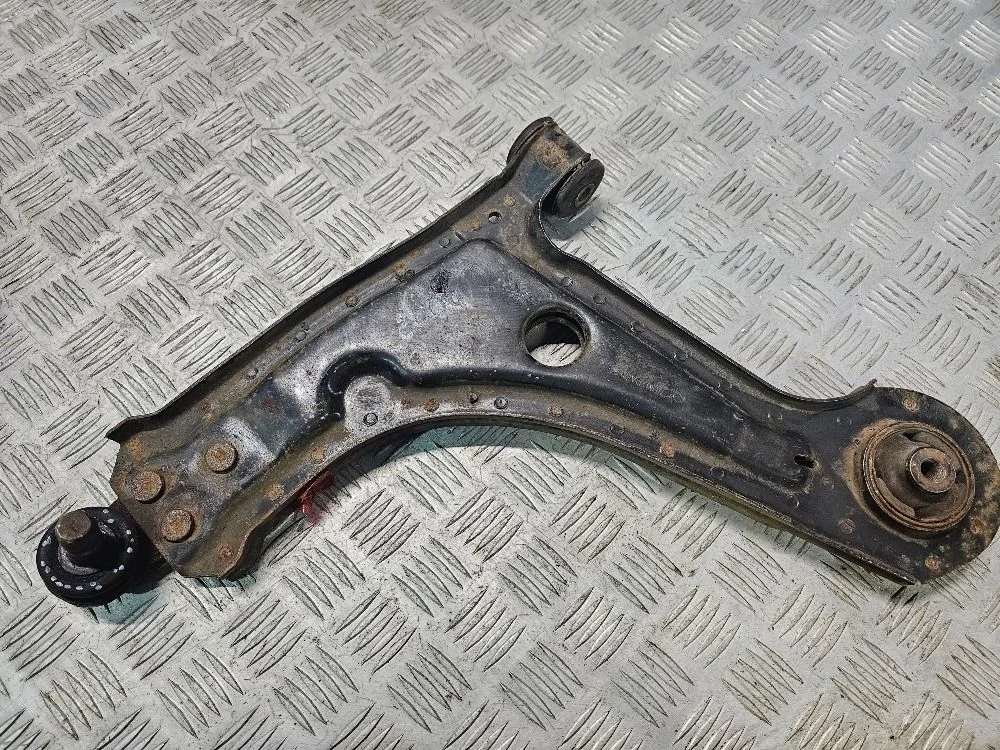 Рычаг передний левый Chevrolet Lacetti