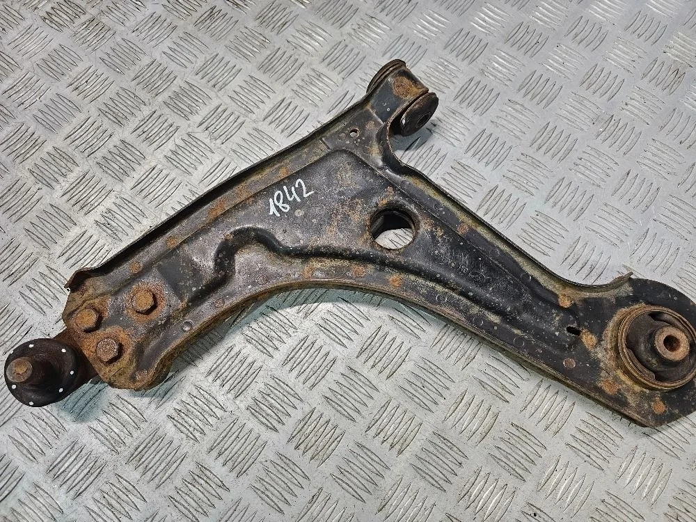 Рычаг передний левый Chevrolet Lacetti